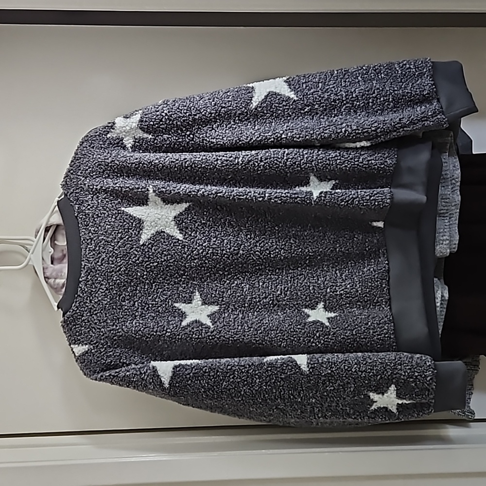 Sweater - Picture 3 of 3